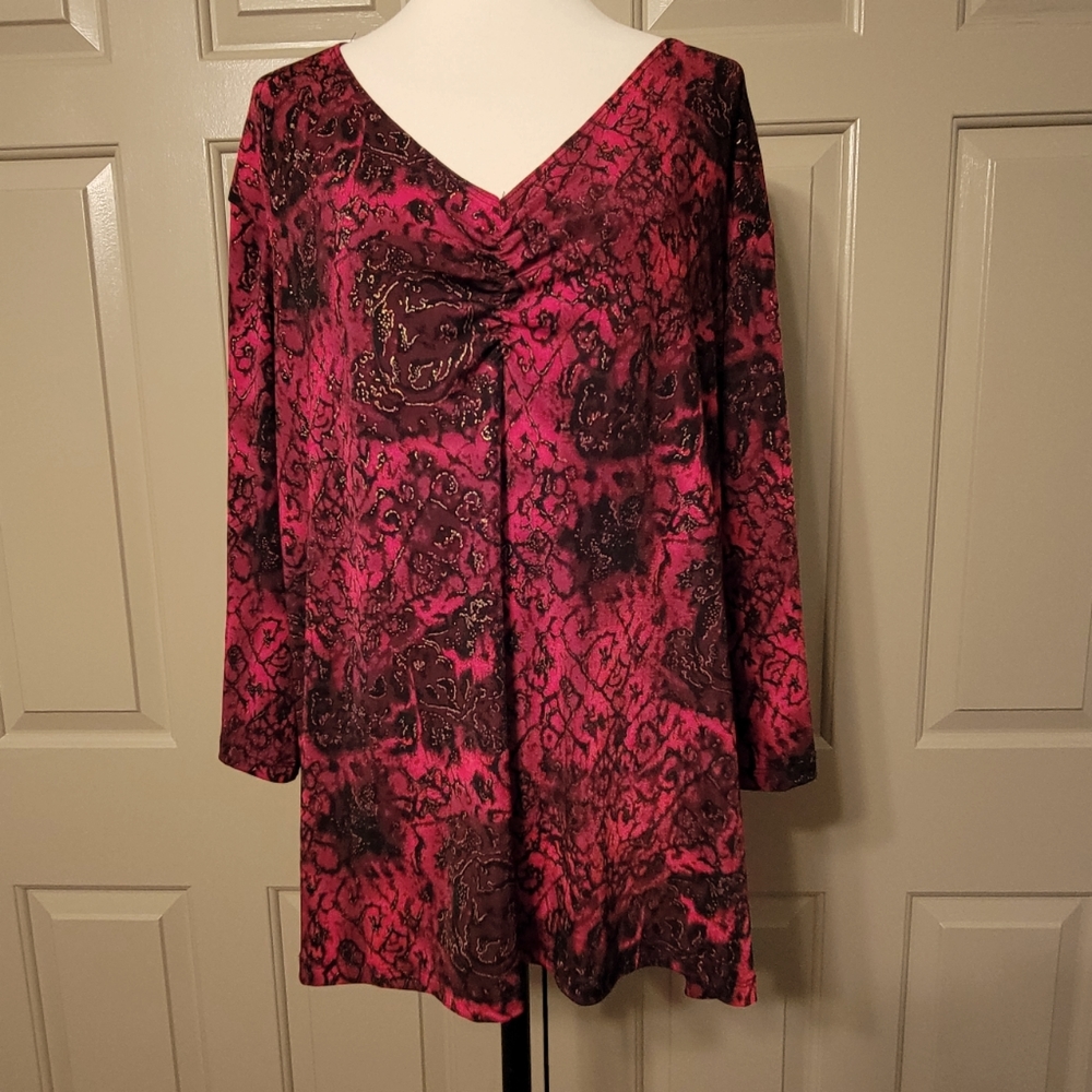 Studio 1940 ladies plus size red and black filigree pattern tunic